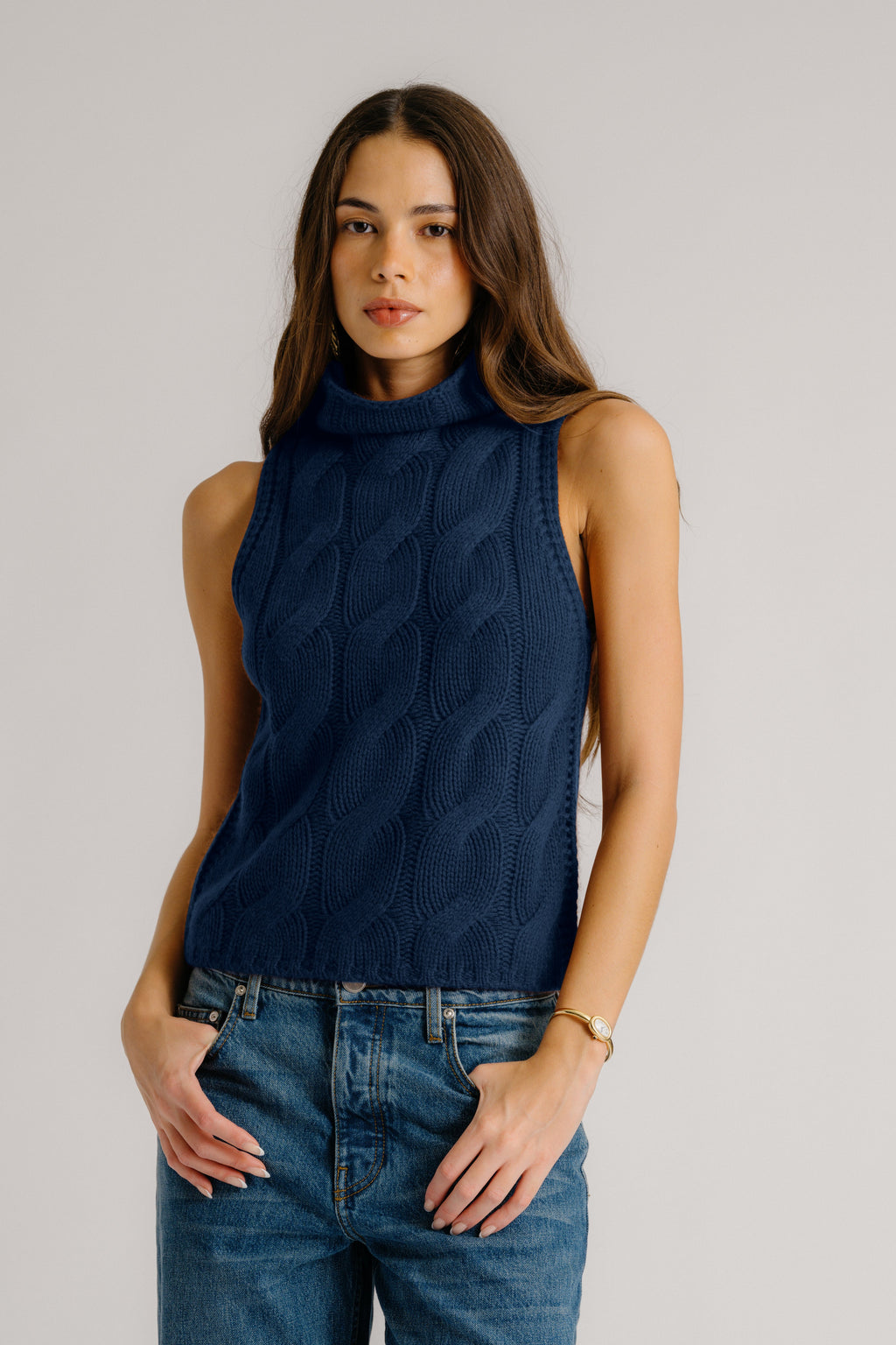 SALVIA SLEEVELESS CASHMERE CABLE TURTLENECK | MIDNIGHT NAVY