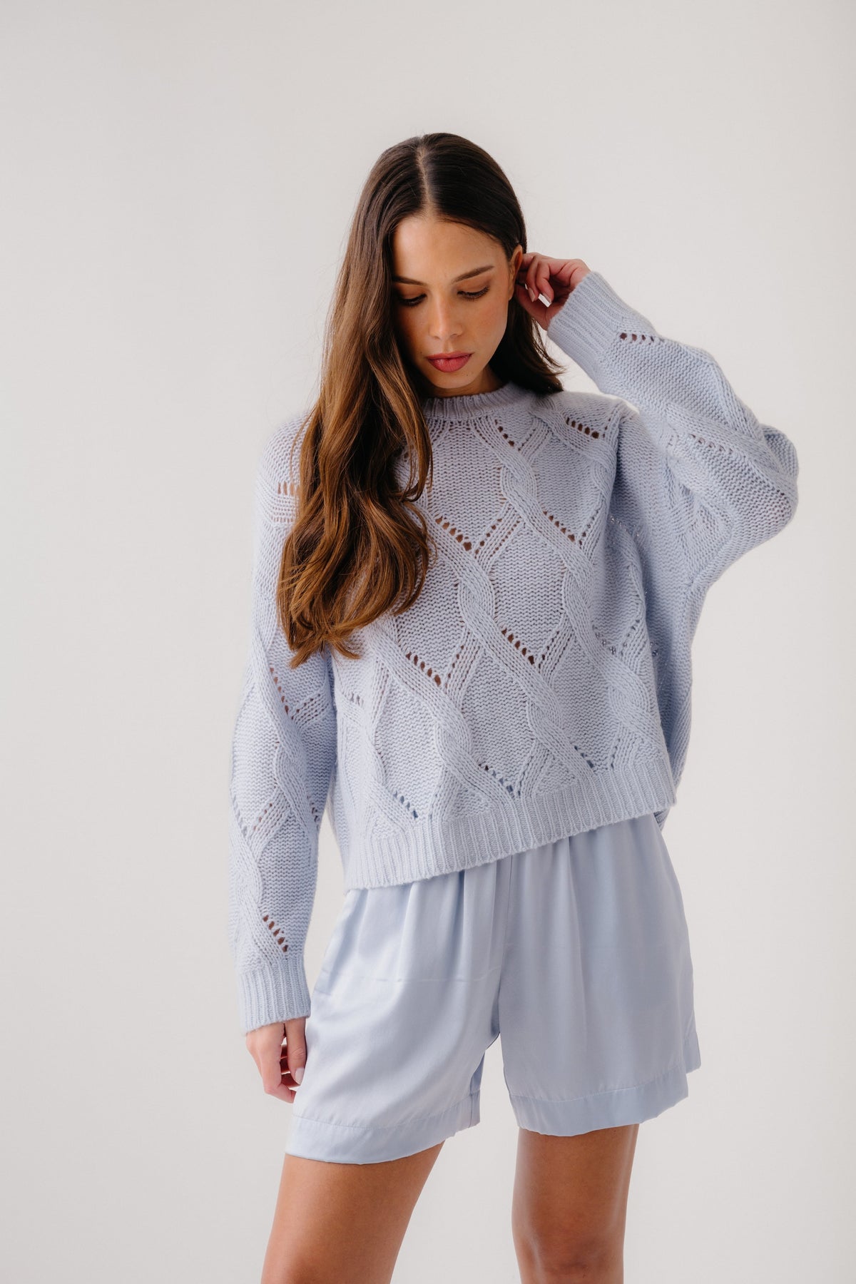 GIA SLOUCHY CASHMERE CREWNECK SWEATER | WHISPER